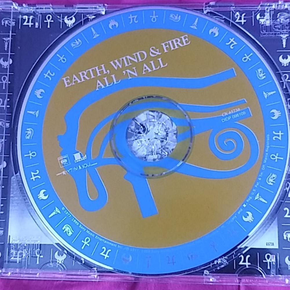 Earth ..wind and fire CD - Picture 2 of 3